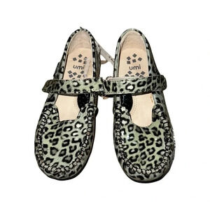UMI Gray Animal Print Loafers Size 28/11